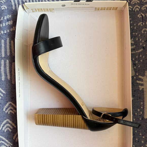 Lulus Shoes - Lulu's Black and Tan Block Heel Sandals